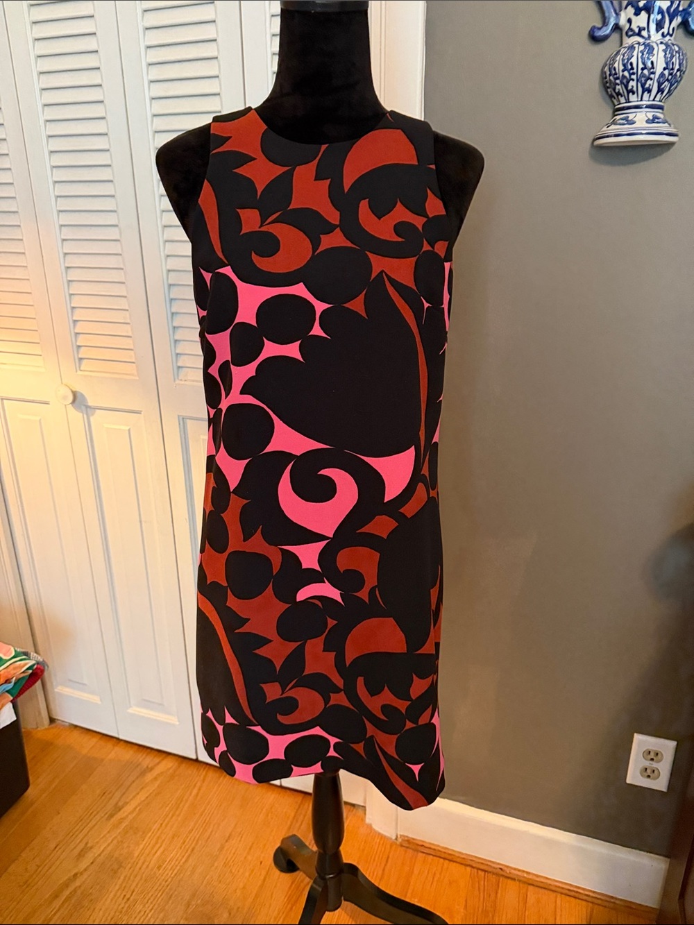 Ann Taylor Black, Pink & Brown Graphic Sleeveless Shift Dress